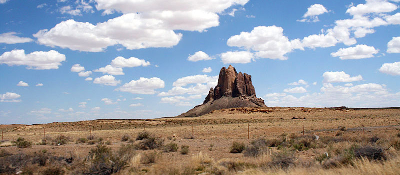 A rock in the desert, by A. Perucchi (Wikimedia Commons).